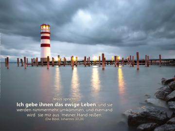 Poster A3: Leuchtturm vor Regenwolken