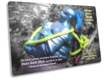 Postkarte: Buddha-Statue m. Feuerwerkskörper