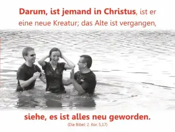 Christliches Poster A2: Freudige Taufszene