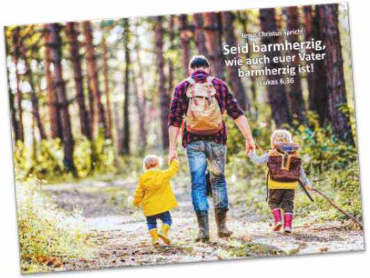 Christliche Faltkarte: Vater auf Wanderung mit seinen Kindern