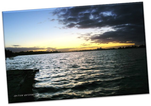 Leinwanddruck: Wilhelmshaven - Banter See in Abendstimmung