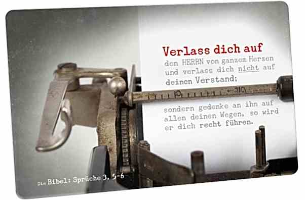 Postkarte: Blatt Papier in antiker Schreibmaschine