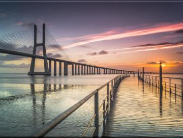 Leinwanddruck: Moderne Hängebrücke