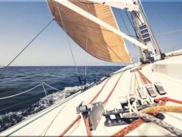 Leinwanddruck: Segelyacht in voller Fahrt