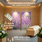 Trauerhalle mit Rollups Dekoriert und Lampen angestrahlt