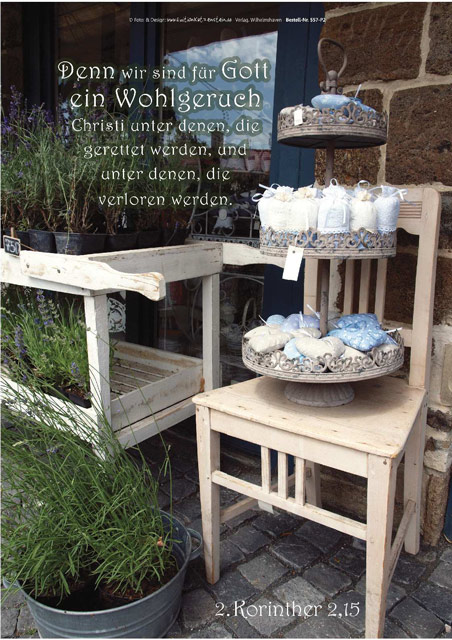 Poster A2: Antiker Stuhl mit Lavendel-Säckchen