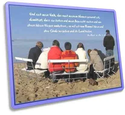 Postkarte: Beter am Nordseeufer
