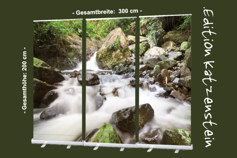 Bestatterberbedarf: Roll-Up Display Fluss mit Felsen