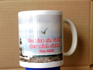 Tasse Jahreslosung 2023: Leuchttürme in stürmischer Brandung