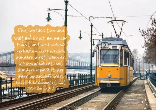 Christliche Maxicard mit Straßenbahn in Budapest – ein Motiv zwischen Alltag, Bewegung und Gottes Gegenwart unterwegs.